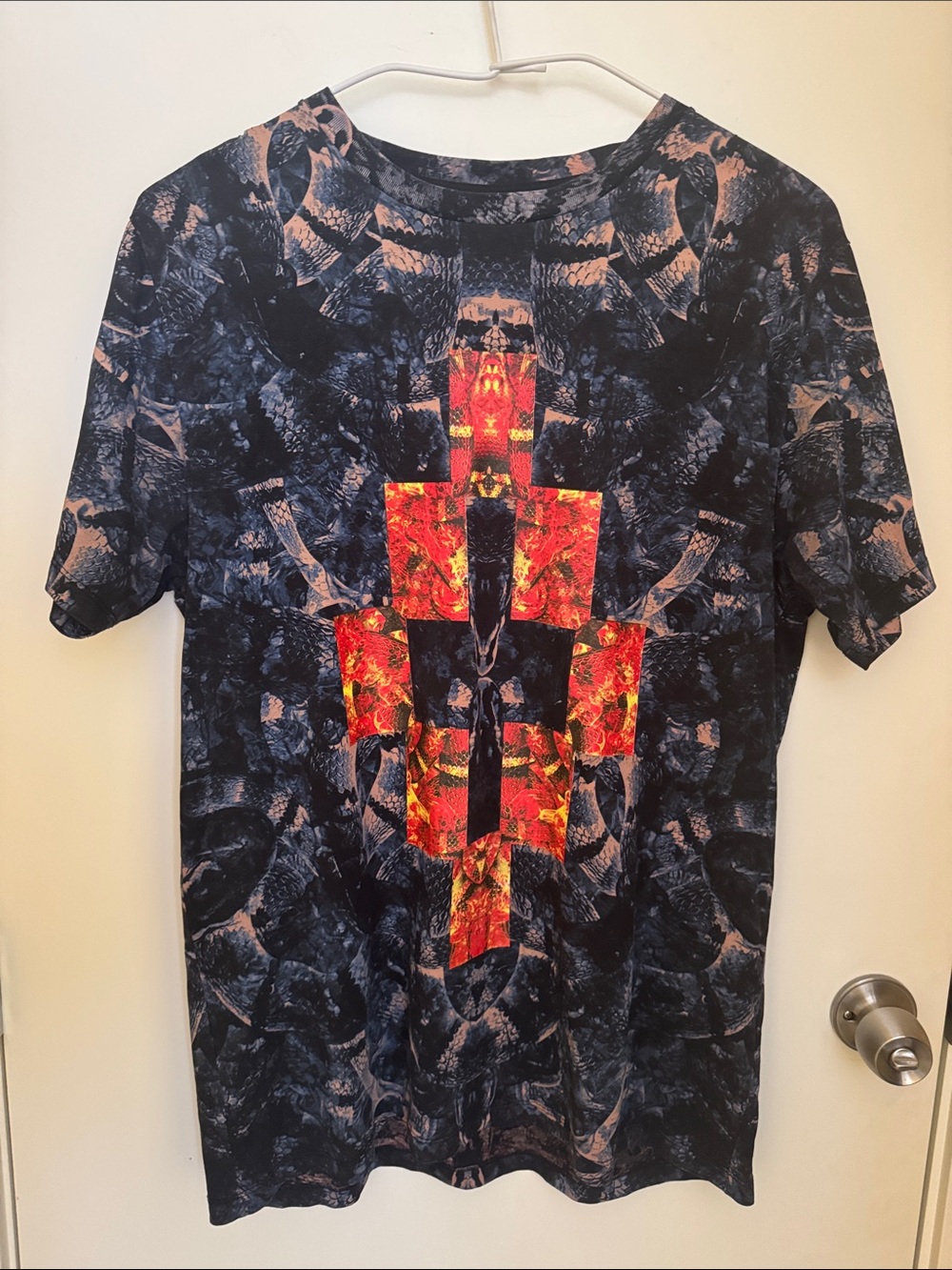 Marcelo Burlon County of Milan Black Tee with Red Cross Graphic
